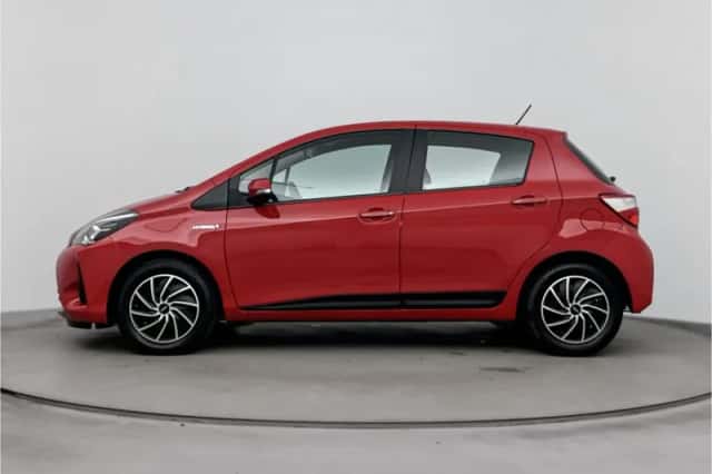 Toyota Yaris (2020) thumbnail 3