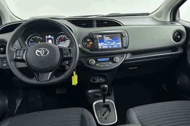 Toyota Yaris (2020) thumbnail 4
