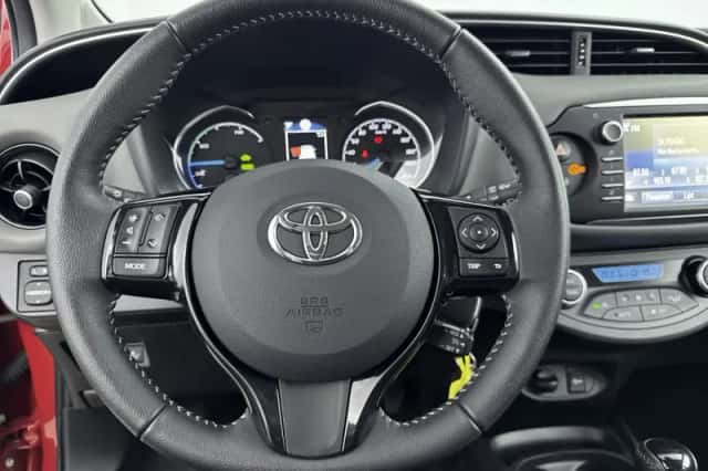 Toyota Yaris (2020) thumbnail 5