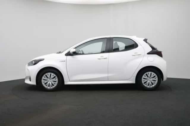 Toyota Yaris (2020) thumbnail 4
