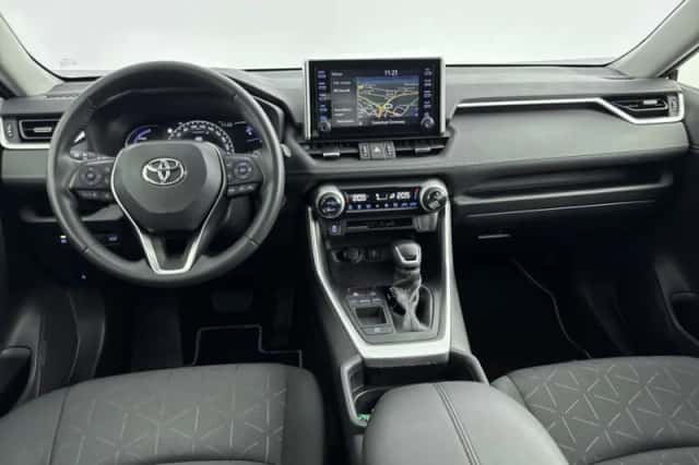 Toyota RAV4 (2021) thumbnail 4