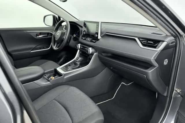Toyota RAV4 (2021) thumbnail 6