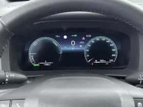 Toyota C-HR (2024) thumbnail 5
