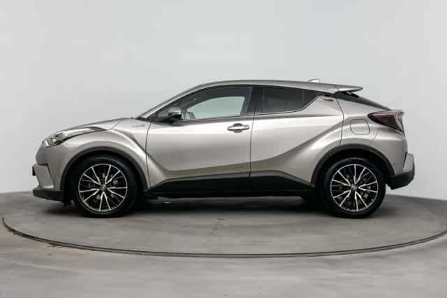 Toyota C-HR (2017) thumbnail 3