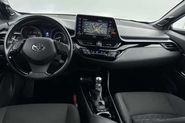 Toyota C-HR (2020) thumbnail 4
