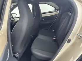 Toyota Aygo (2022) thumbnail 17