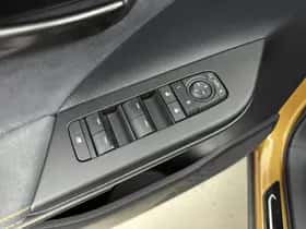 Toyota C-HR (2024) thumbnail 22