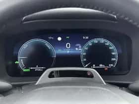 Toyota C-HR (2024) thumbnail 6