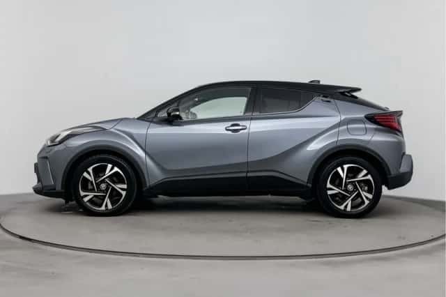 Toyota C-HR (2022) thumbnail 3