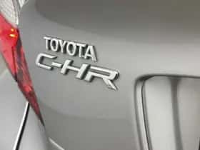 Toyota C-HR (2018) thumbnail 19