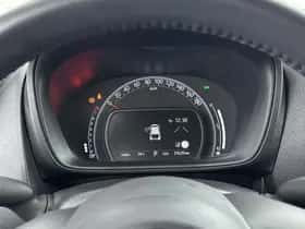 Toyota Aygo (2024) thumbnail 8