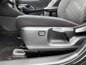 Toyota Yaris (2025) thumbnail 39