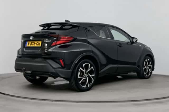Toyota C-HR (2020) thumbnail 2