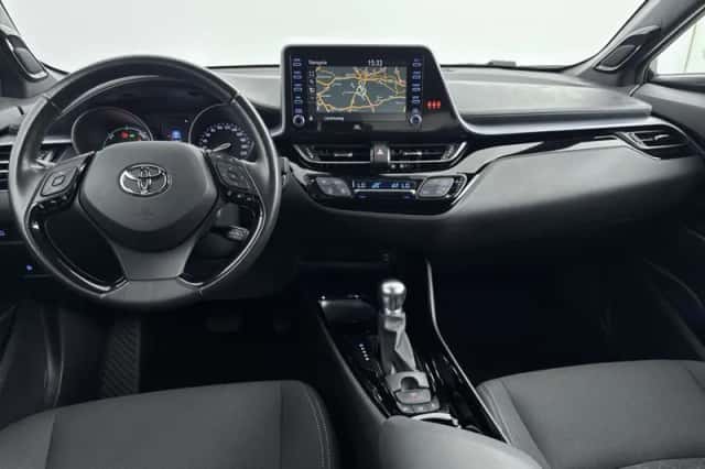 Toyota C-HR (2020) thumbnail 4
