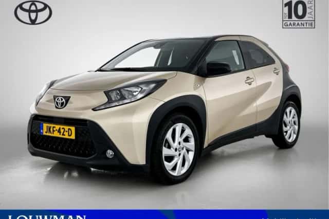 Toyota Aygo (2022) thumbnail 1