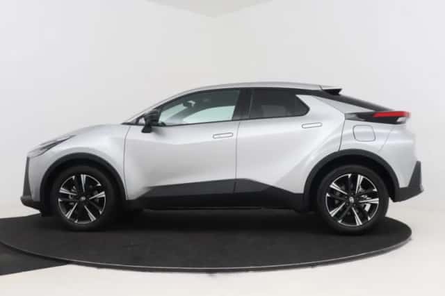 Toyota C-HR (2026) thumbnail 3