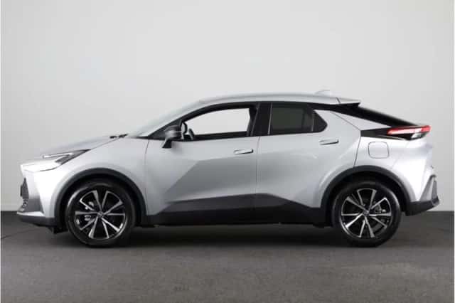 Toyota C-HR (2026) thumbnail 3