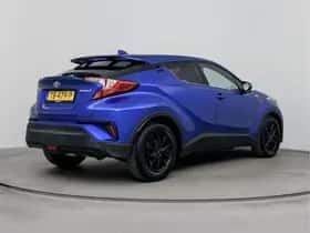 Toyota C-HR (2018) thumbnail 2