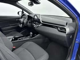 Toyota C-HR (2018) thumbnail 6