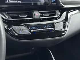 Toyota C-HR (2018) thumbnail 9