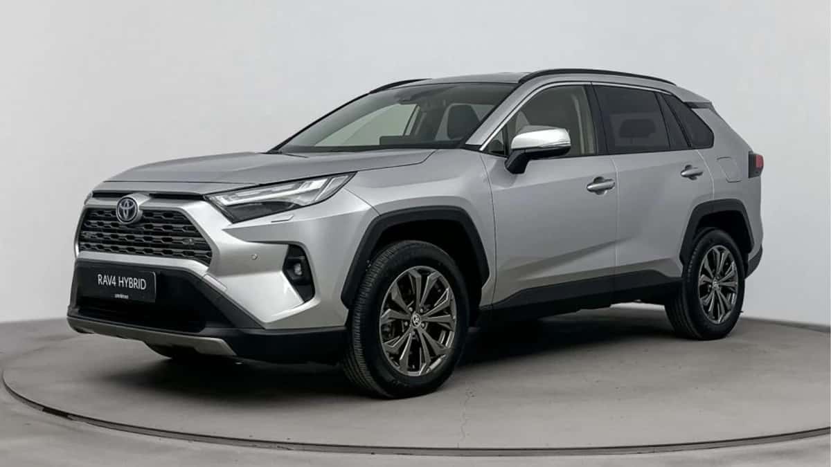 Toyota RAV4 (2024) — foto 1