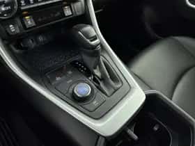 Toyota RAV4 (2024) thumbnail 10