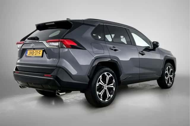 Toyota RAV4 (2025) thumbnail 2