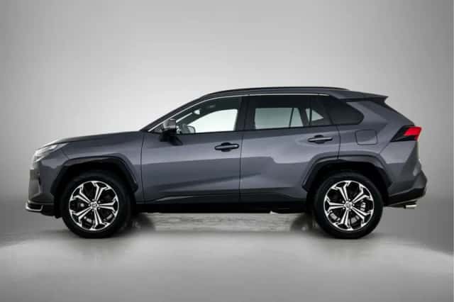 Toyota RAV4 (2025) thumbnail 3