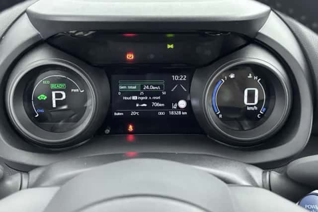 Toyota Yaris (2023) thumbnail 5