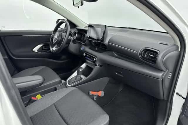 Toyota Yaris (2023) thumbnail 6