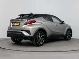 Toyota C-HR (2019) thumbnail 2
