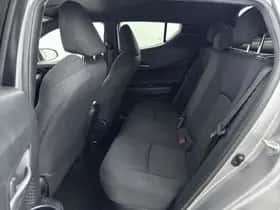 Toyota C-HR (2019) thumbnail 16