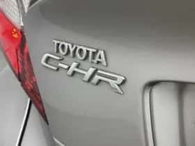 Toyota C-HR (2019) thumbnail 18