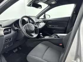 Toyota C-HR (2019) thumbnail 27