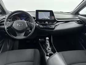 Toyota C-HR (2019) thumbnail 4