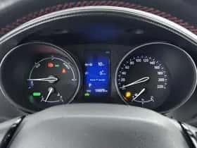 Toyota C-HR (2019) thumbnail 5