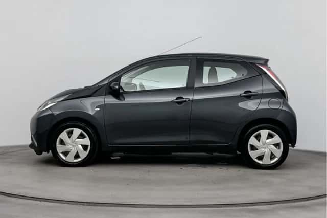 Toyota Aygo (2016) thumbnail 3