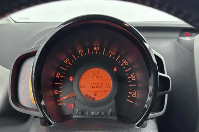 Toyota Aygo (2016) thumbnail 5