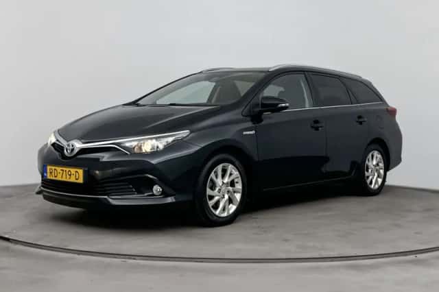 Toyota Auris (2017) thumbnail 1