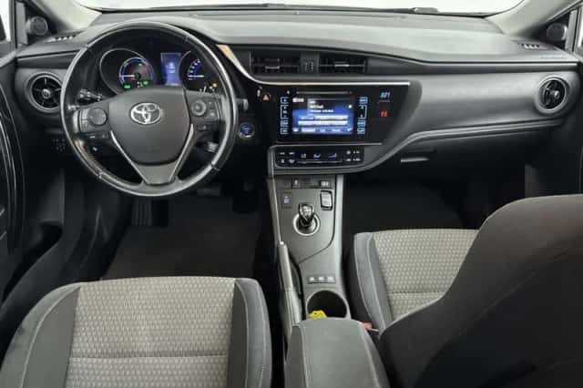 Toyota Auris (2017) thumbnail 4