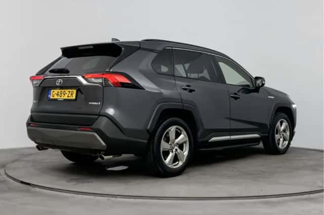 Toyota RAV4 (2019) thumbnail 2