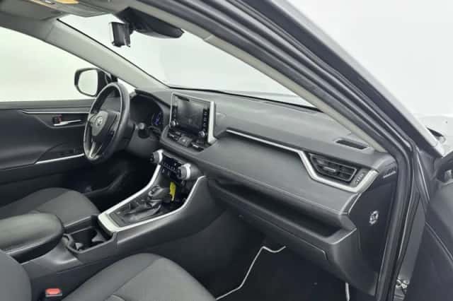 Toyota RAV4 (2019) thumbnail 6