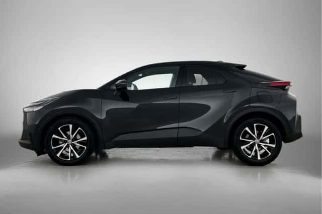 Toyota C-HR (2024) thumbnail 3