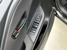 Toyota C-HR (2024) thumbnail 21