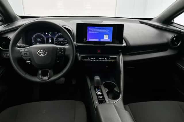 Toyota C-HR (2024) thumbnail 4