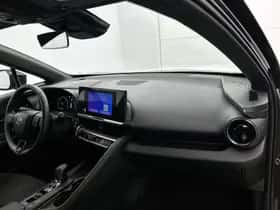 Toyota C-HR (2024) thumbnail 6