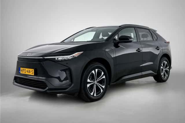 Toyota bZ4X (2025) thumbnail 1