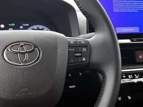 Toyota C-HR (2025) thumbnail 13