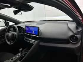 Toyota C-HR (2025) thumbnail 6