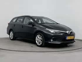 Toyota Auris (2017) thumbnail 12